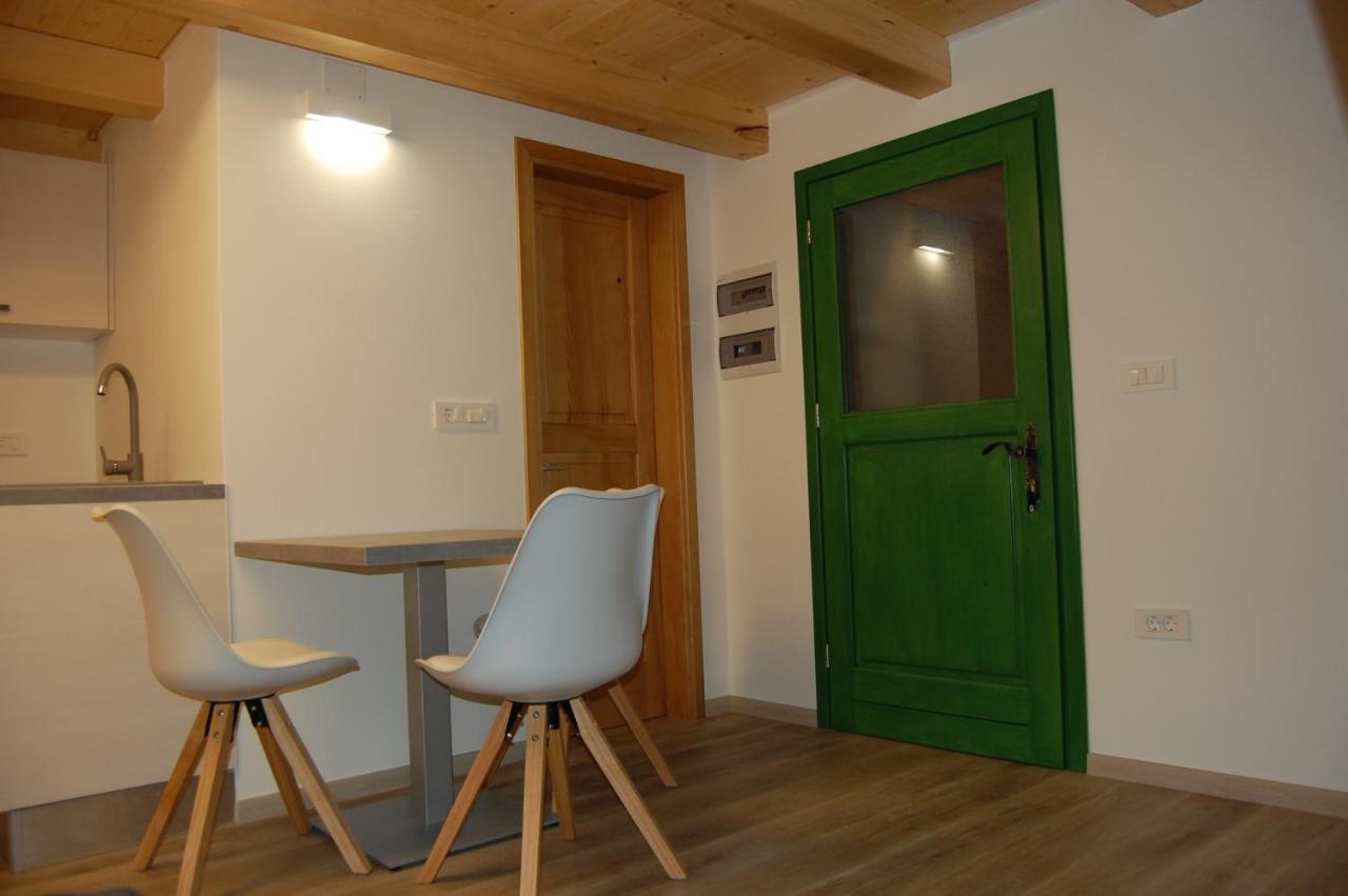 Apartma Hiska Dobravlje エクステリア 写真